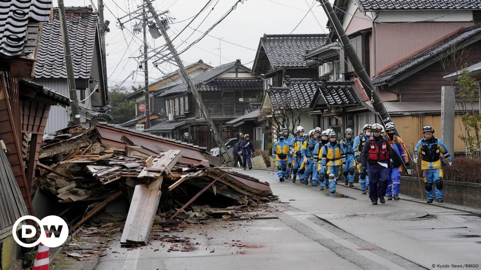 Rescuers Race To Find Survivors After Japan Quakes – DW – 01/03/2024