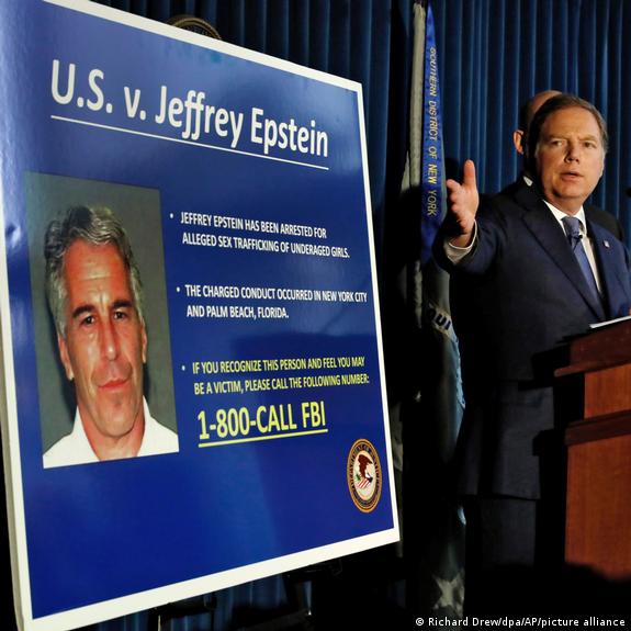 US judge begins to release Epstein documents – DW – 01/04/2024