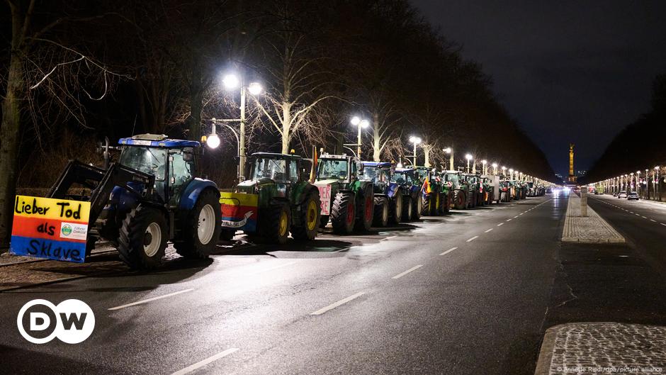 Los agricultores alemanes llegan a Berlín para protestar – DW – 08/01/2024