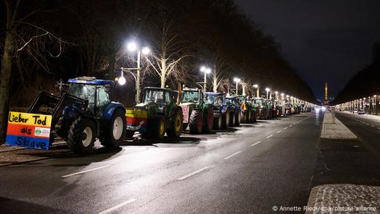 German Farmers Arrive In Berlin For Protest DW 01 08 2024   67913231 603 