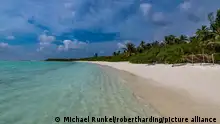 White sand beach, Parali 1 island, Lakshadweep archipelago, Union territory of India, Indian Ocean, Asia