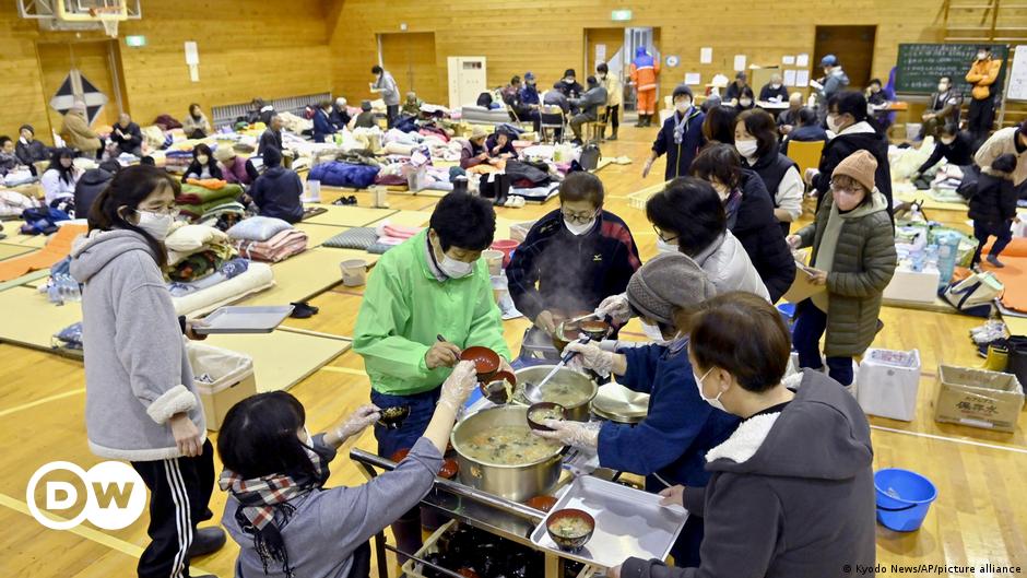 Quake survivors in Japan shelters face threat of disease DW 01/18/2024