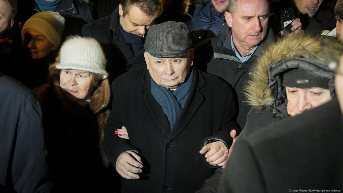  Jaroslaw Kaczynski me protestues