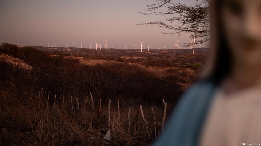 Turbinas para geração de energia a partir do vento em Santa Luzia, na Paraíba