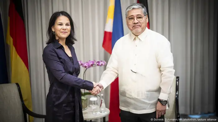 Philippinen Manila | Annalena Baerbock und Enrique Manalo