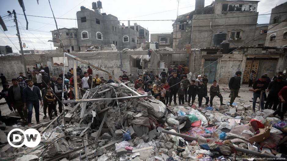 Hamas reports 23,843 people killed in Gaza Strip – DW – 01/13/2024