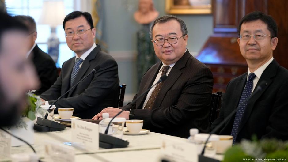 Medios: China detiene a uno de sus más destacados diplomáticos