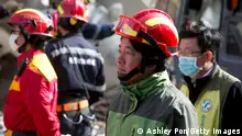 07/02/2016 TAINAN, TAIWAN - FEBRUARY 07: Tainan city mayor Lai, Ching-Te at the site of collapsed buildings on February 7, 2016 in Tainan, Taiwan. A magnitude 6.4 earthquake hit southern Taiwan early Saturday, toppling several buildings, killing at least fourteen people, and leaving over one hundred missing in Tainan. (Photo by Ashley Pon/Getty Images)