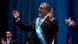 Bernardo Arévalo durante su juramentación como presidente de Guatemala, alzando las manos y con su banda presidencial. Bernardo Arévalo durante su juramentación como presidente de Guatemala, alzando las manos y con su banda presidencial.