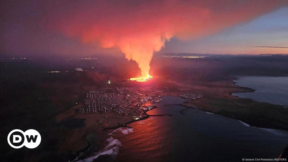 Iceland Volcanic eruption reaches Grindavik village DW 01/15/2024