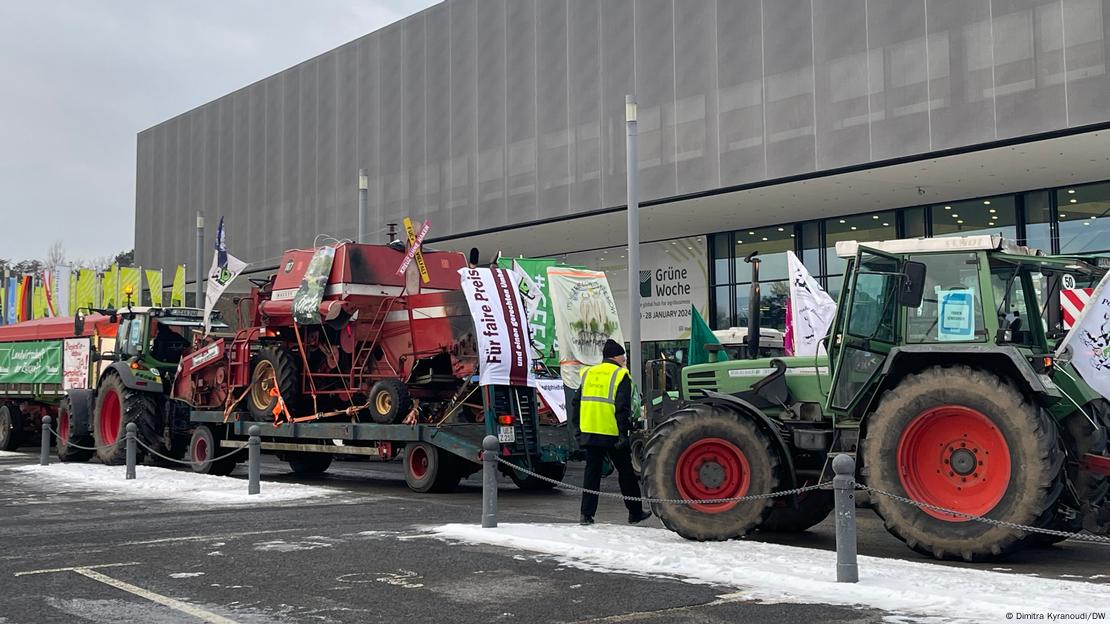 Τρακτέρ έξω από την «Πράσινη εβδομάδα»