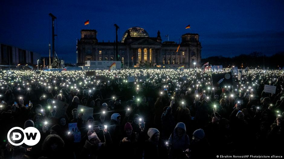 Německo je svědkem druhého dne velkých protestů proti krajní pravici – DW – 21.01.2024