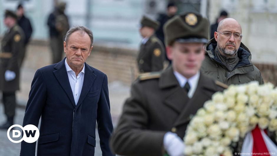 Ukraine updates: Poland's Tusk visits Kyiv, pledges support