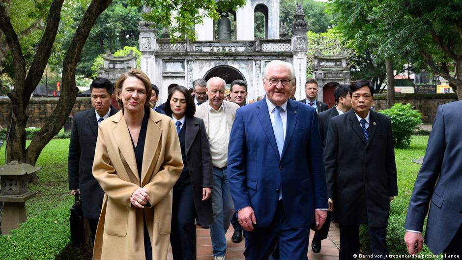 ドイツ大統領、ビジネス代表団とともにベトナムを訪問 – DW – 2024/01/23