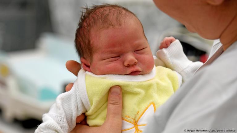 German Birth Rate Drops Steeply Against Backdrop Of Unease – DW – 03/20 ...