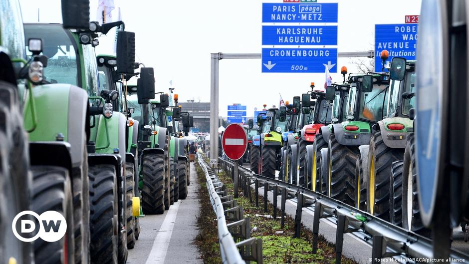 أحدثها "حصار باريس" ـ احتجاجات المزارعين تعم أوروبا