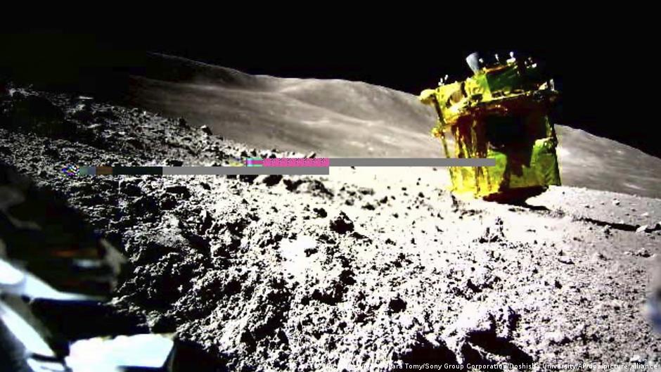 Japan's moon lander regains power over a week after landing – DW – 01/29/2024 - Vimarsana News