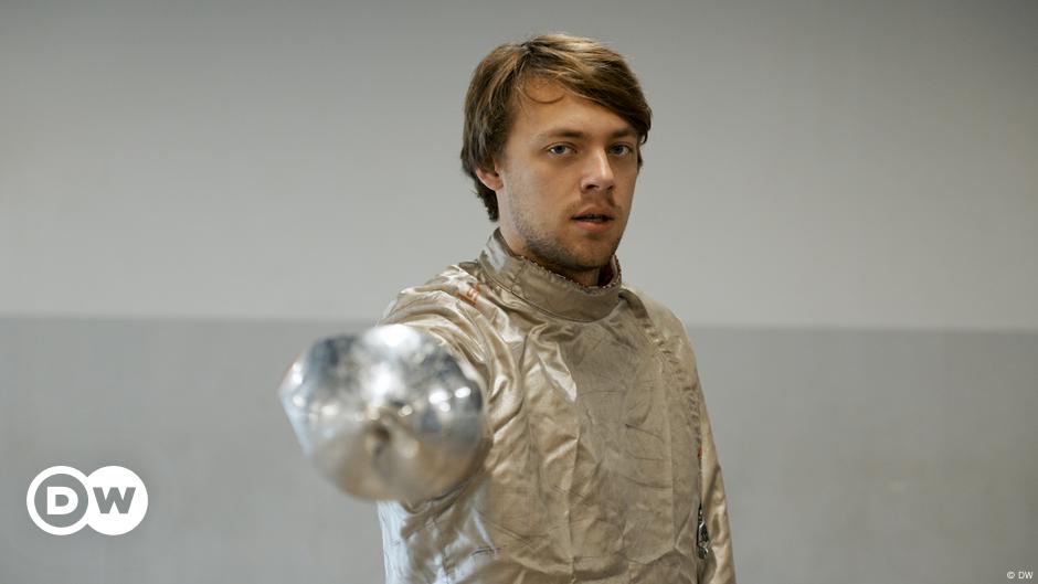 Antiwar Russian fencer hopes to compete for US at Olympics DW 02