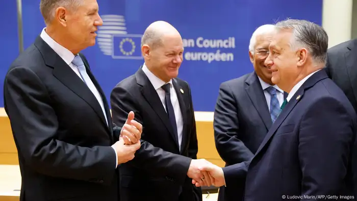 德国联邦总理肖尔茨同欧盟其他国家领导人共同尝试说服欧尔班支持向乌克兰提供新的援助。