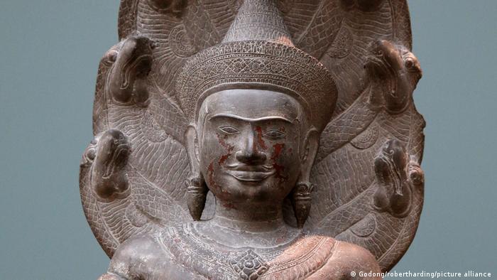 Escultura do Cambodja no museu Guimet, em Paris: o presidente francês Emmanuel Macron prometeu fazer "tudo que for possível" para devolver patrimônio cultural retirado de outros países durante o período colonial