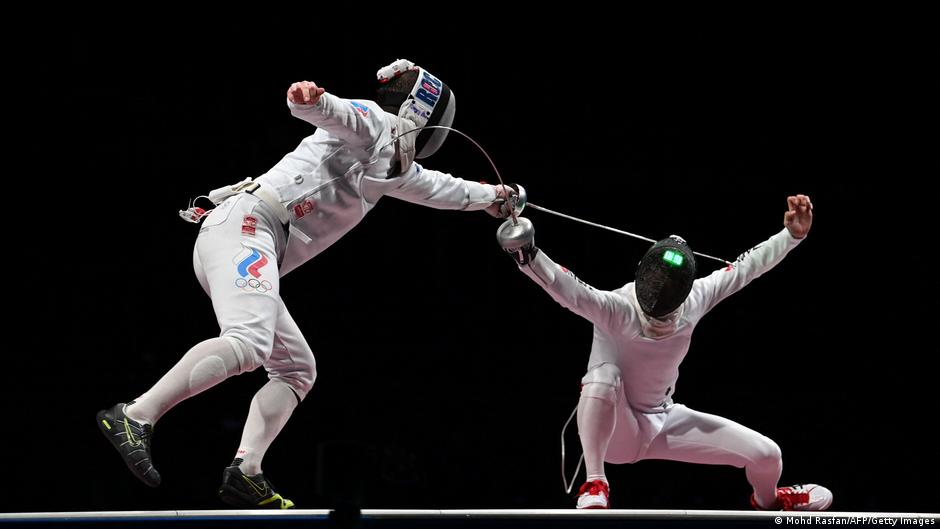 Anti-war Russian fencers target spot on US Olympic team – DW – 02/01/2024 - Vimarsana News