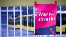 02.02.2024+++ A sign reading Warning strike is taped to a fence at a bus depot during a nationwide strike called by the German trade union Verdi over a wage dispute, in Berlin, Germany, February 2, 2024. REUTERS/Liesa Johannssen
