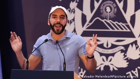 Der umstrittene Staatschef von El Salvador, Nayib Bukele, steht vor einem klaren Sieg der Präsidenten- und Parlamentswahl.