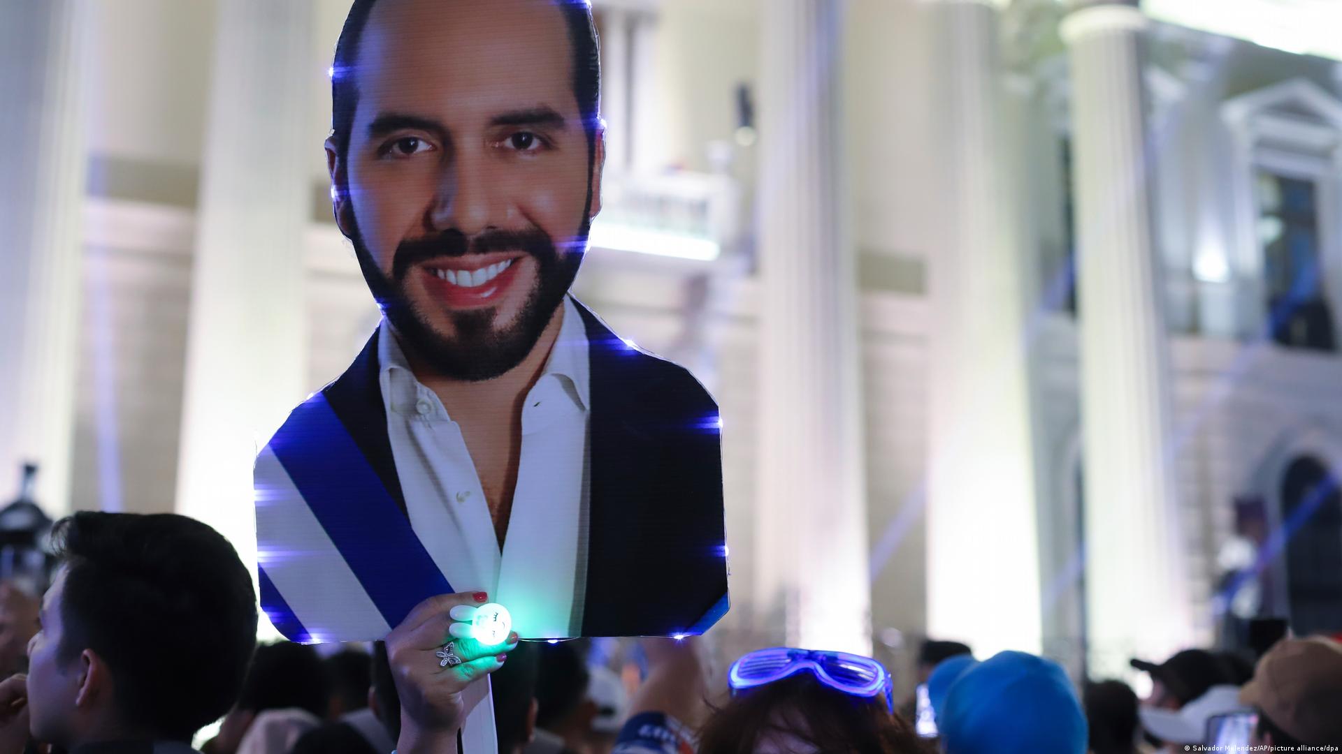 Detienen en España a periodista salvadoreño que pedía asilo