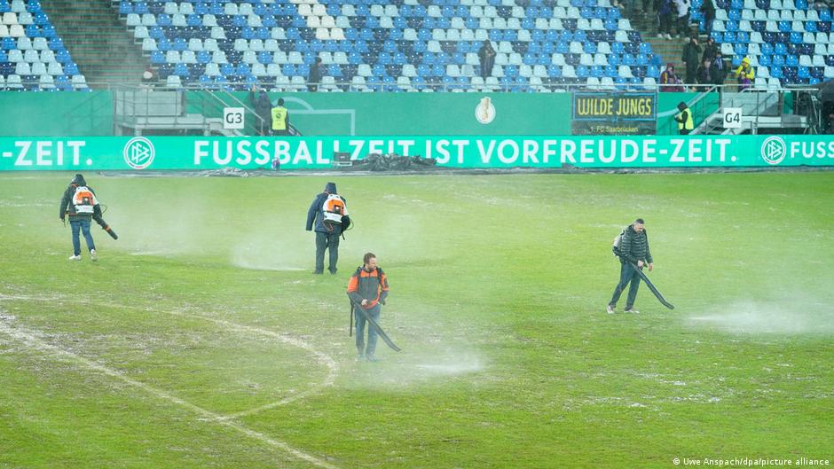 German Cup quarterfinal rained off due to waterlogged pitch – DW – 02/08/2024 - Vimarsana News