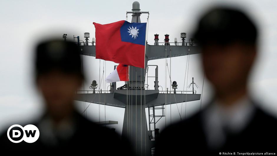 Taiwan mengerahkan pasukannya jelang latihan militer China – DW – 23/05/2024