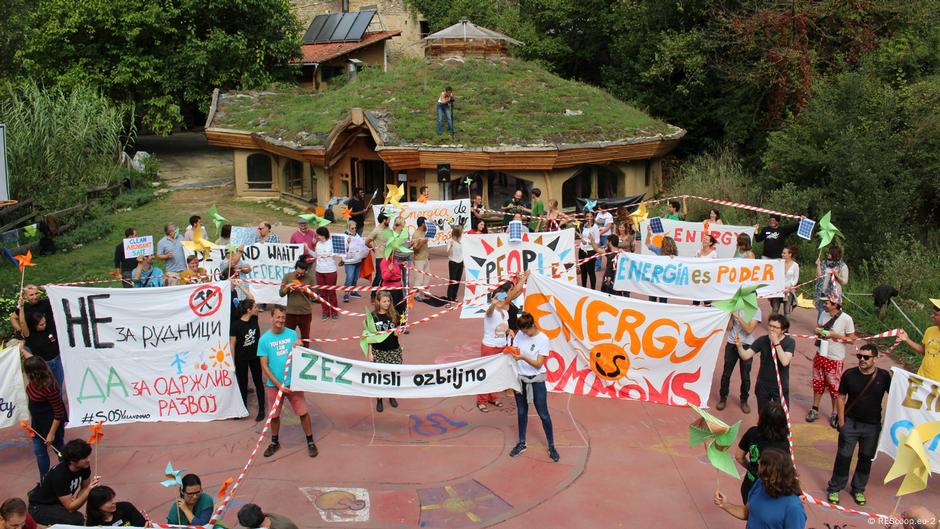 Nevladine organizacije Friends of the Earth Europe i REScoop.eu na jednom sastanku u Španiji 2017.