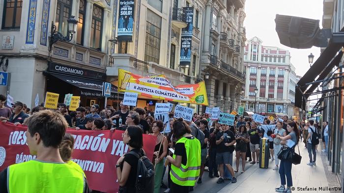 Madrilenhos protestam contra turismo em massa
