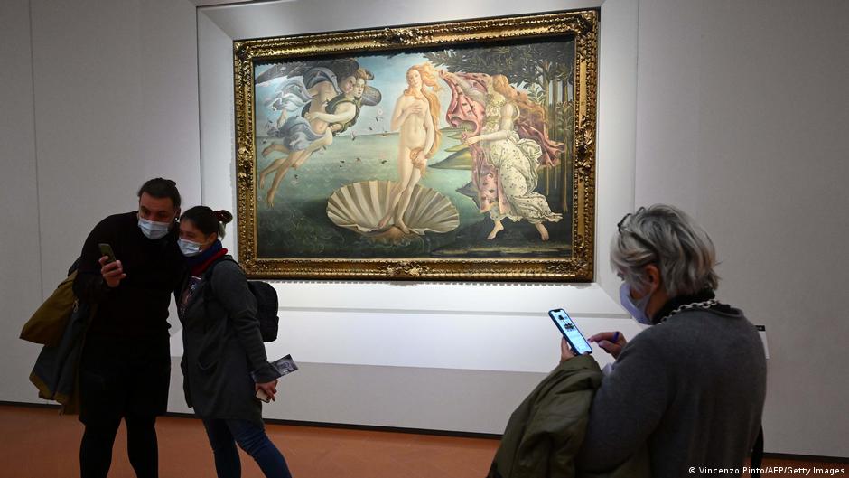 イタリアの気候変動抗議活動参加者がボッティチェリの絵画を標的 – DW – 2024/02/13