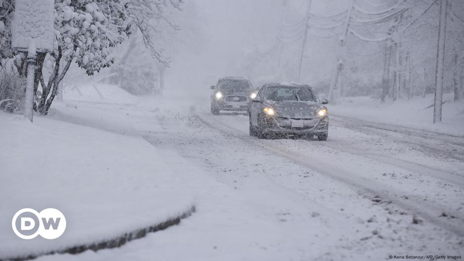 Winter storm in US Northeast disrupts flights, schools DW 02/14/2024