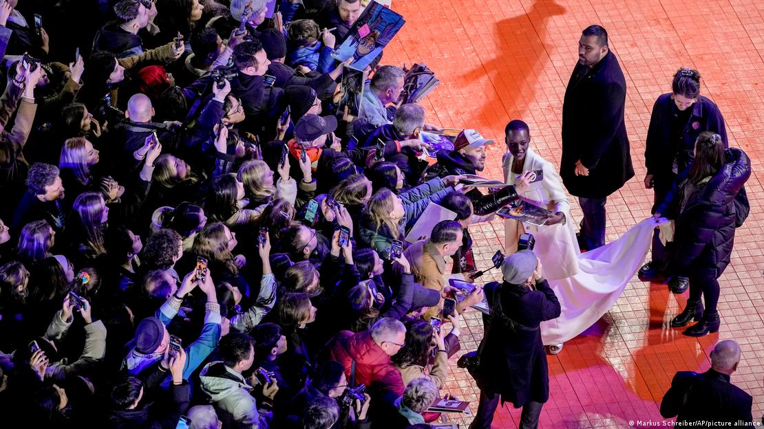 Lupita Nyong'o dio vida a Helena de Troya en la producción.