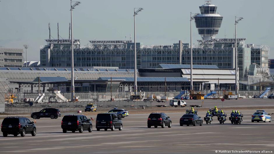 Munich airport disrupted due to climate protesters – DW – 05/18/2024 - Vimarsana News