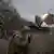 Ucrania, Avdijivka | Soldados ucranianos disparan contra posiciones rusas (imagen de archivo).