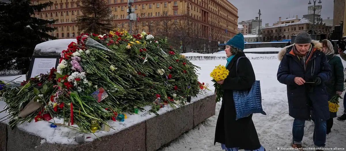 Se niegan a entregar el cadáver de Navalny a su madre – DW – 19/02/2024