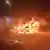 Brennende Fahrzeuge im Opernhauszentrum in Den Haag, Niederlande