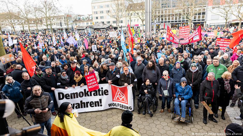 Germany: More demos against far-right, AfD slips in polls – DW – 02/18/2024 - Vimarsana News