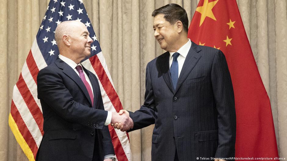 Estados Unidos y China retoman diálogo sobre el fentanilo