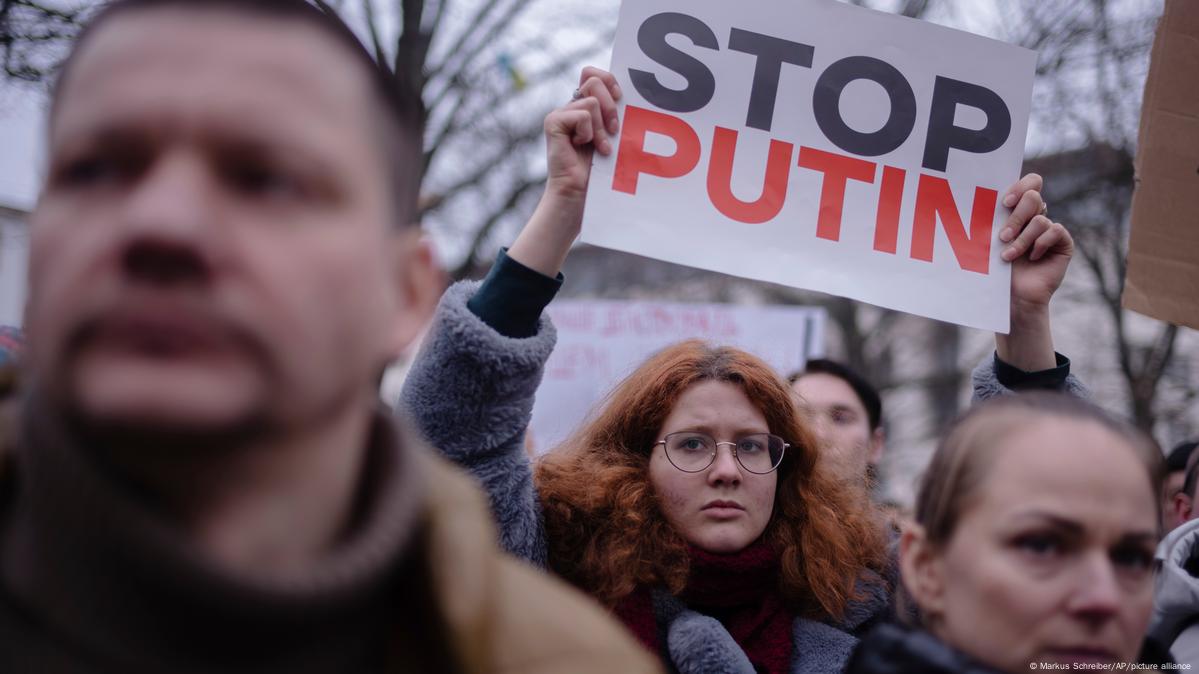 Protest anti-Putin: Opoziția Rusiei se reunește la Berlin – DW – 17.11.2024