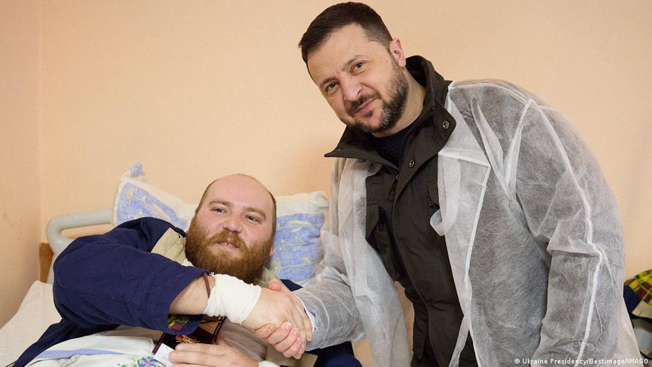 Qiz dostining mushukini yaladi Olga Feigus erotika