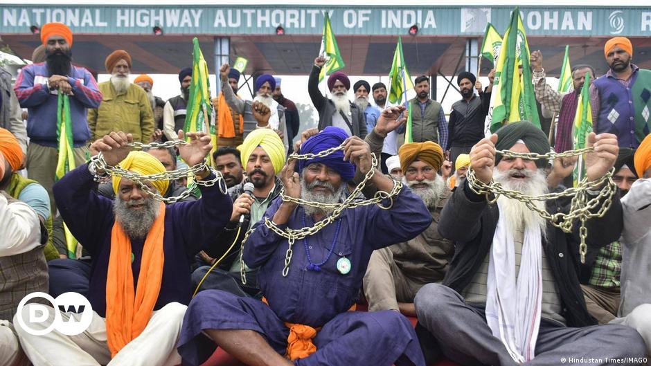 India: Farmers resume march on Delhi as talks fail