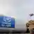 شاحنة تحمل شعار وكالة الأمم المتحدة لإغاثة وتشغيل اللاجئين (الأونروا) تعبر إلى مصر من غزة، 27/11/2023
