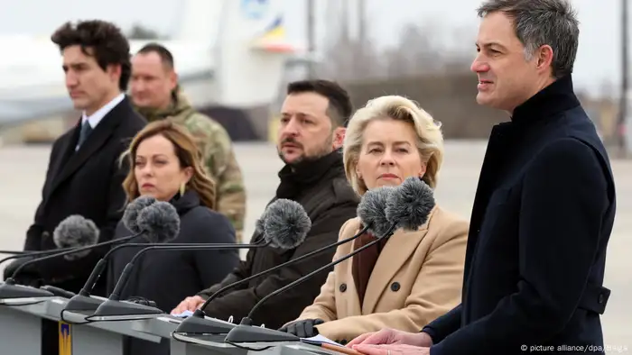 欧委会主席冯德莱恩与意大利总理梅洛尼、加拿大总理特鲁多和比利时总理德克罗一道访问基辅