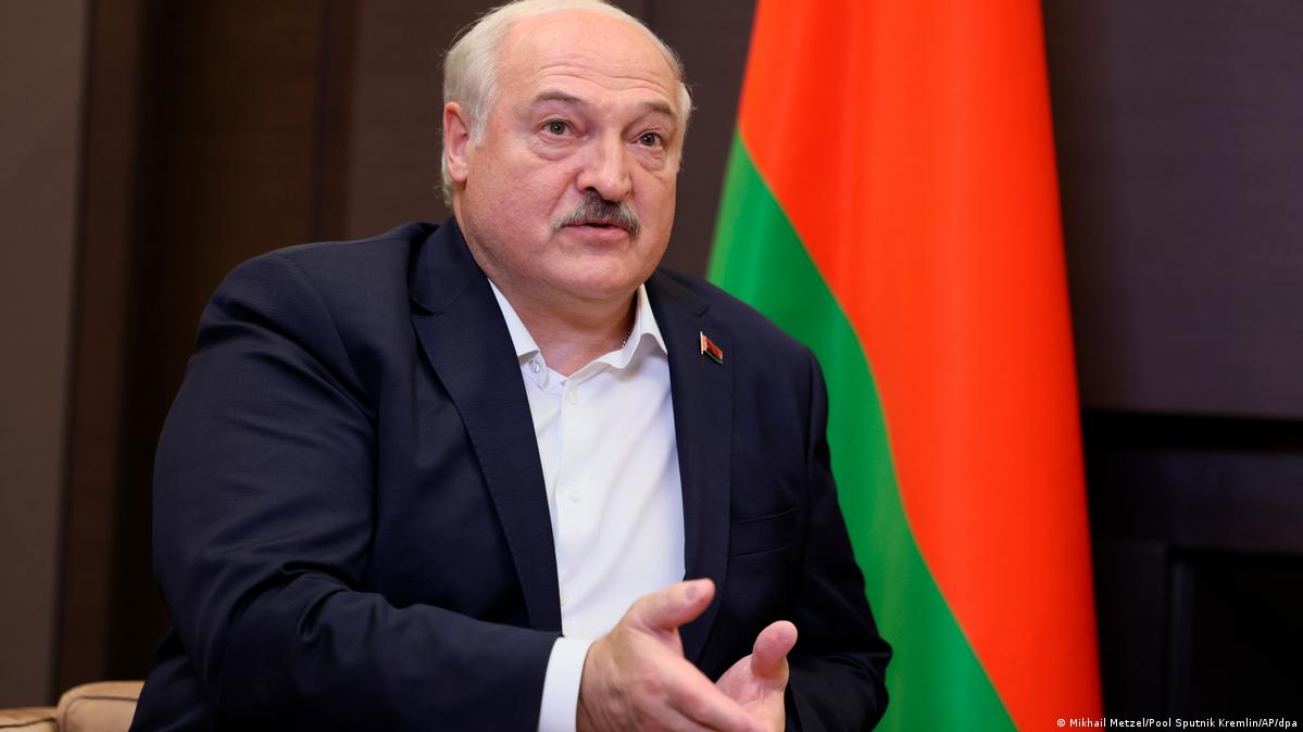 Belarus Lukashenko says he'll run for president in 2025 DW 02/25/2024
