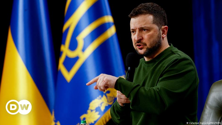 Can Ukraine’s Zelenskyy stay in power without an election? – DW – 05/19/2024