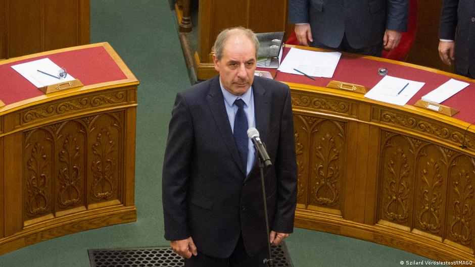 Президент Угорщини прибрав згадку про РФ у дописі про удар по Мукачеву