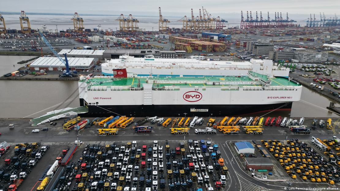 2024年，比亚迪3000辆新车抵达不来梅港